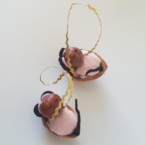 Mouse in Walnut Bed Ornaments [Pair] - Picture 2 of 4